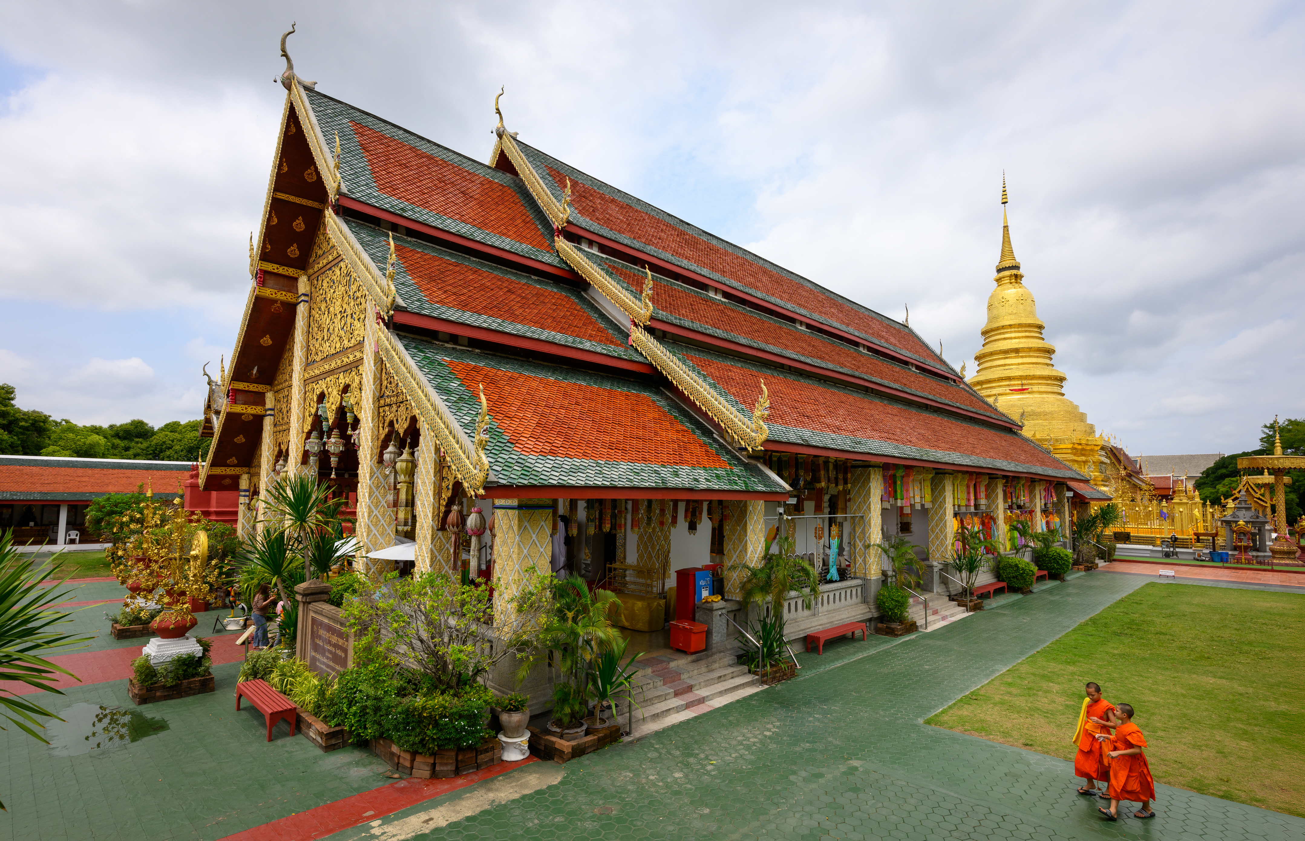 The Grand Hall (Vihara Luang), Wat Phra That Haripunchai Woramahawihan