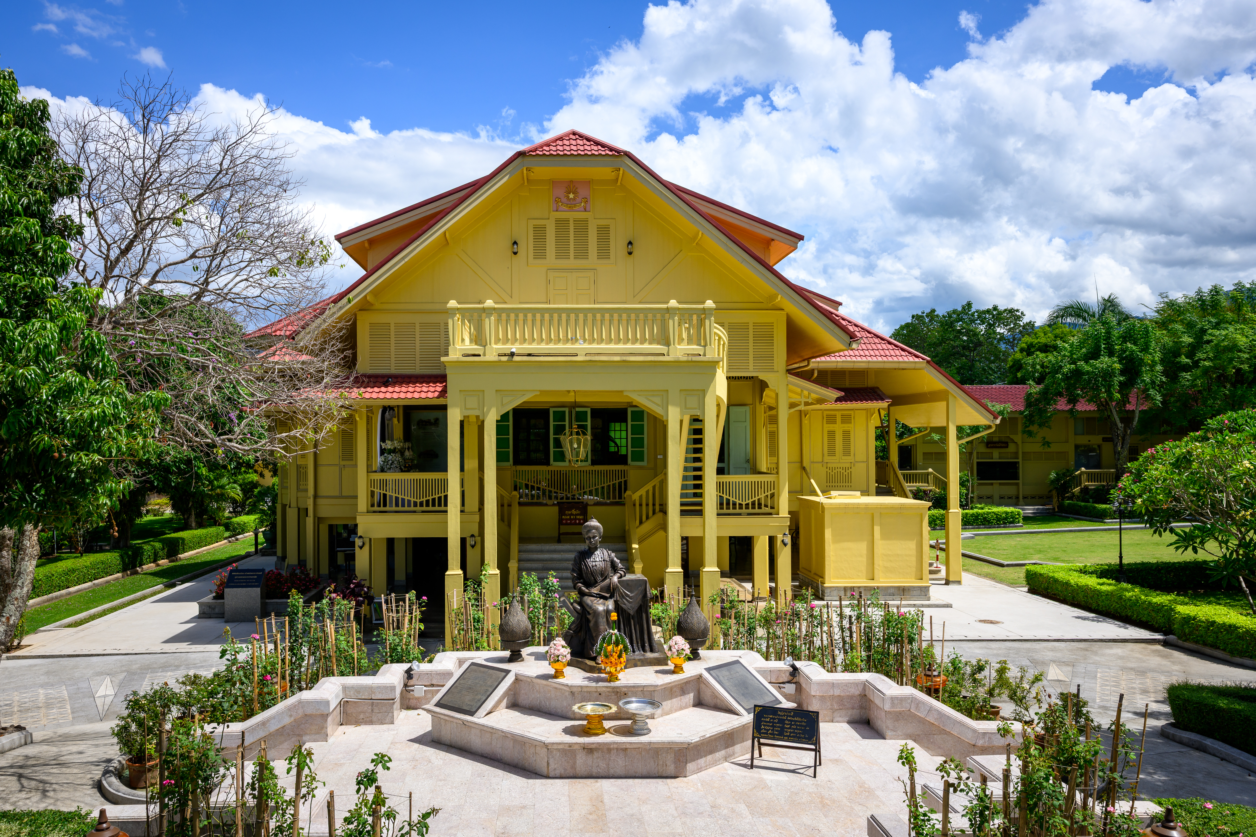 Daraphirom Palace Museum